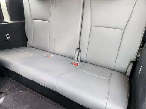 Certified 2021 Toyota Highlander Limited FWD image 31