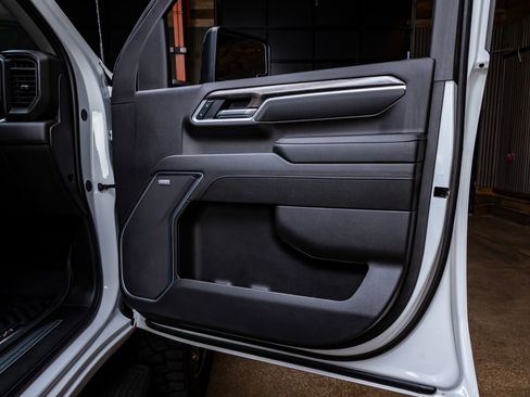 Used 2025 Chevrolet Silverado 2500 LTZ w/ LTZ Premium Package image 34