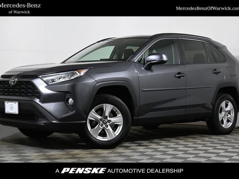 Used 2021 Toyota RAV4 XLE w/ Convenience Package image 1