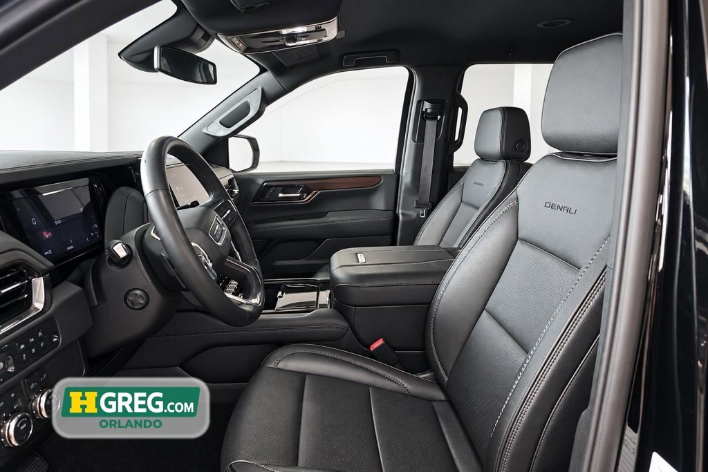 Used 2025 GMC Yukon XL Denali AWD/4WD image 10