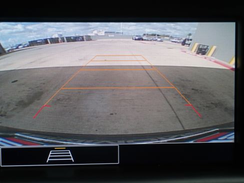 Used 2023 GMC Terrain SLE image 16