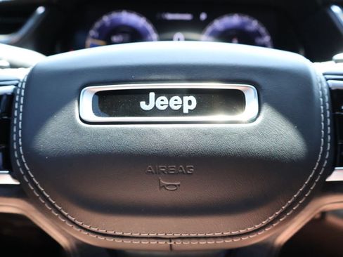 Used 2024 Jeep Grand Cherokee L Overland w/ Advanced Protech Group III AWD/4WD image 28