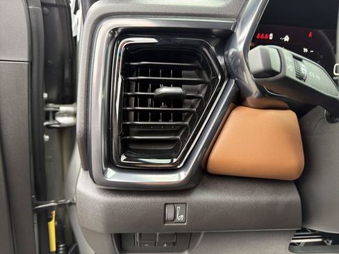 New 2026 GMC Canyon AT4 AWD/4WD image 17