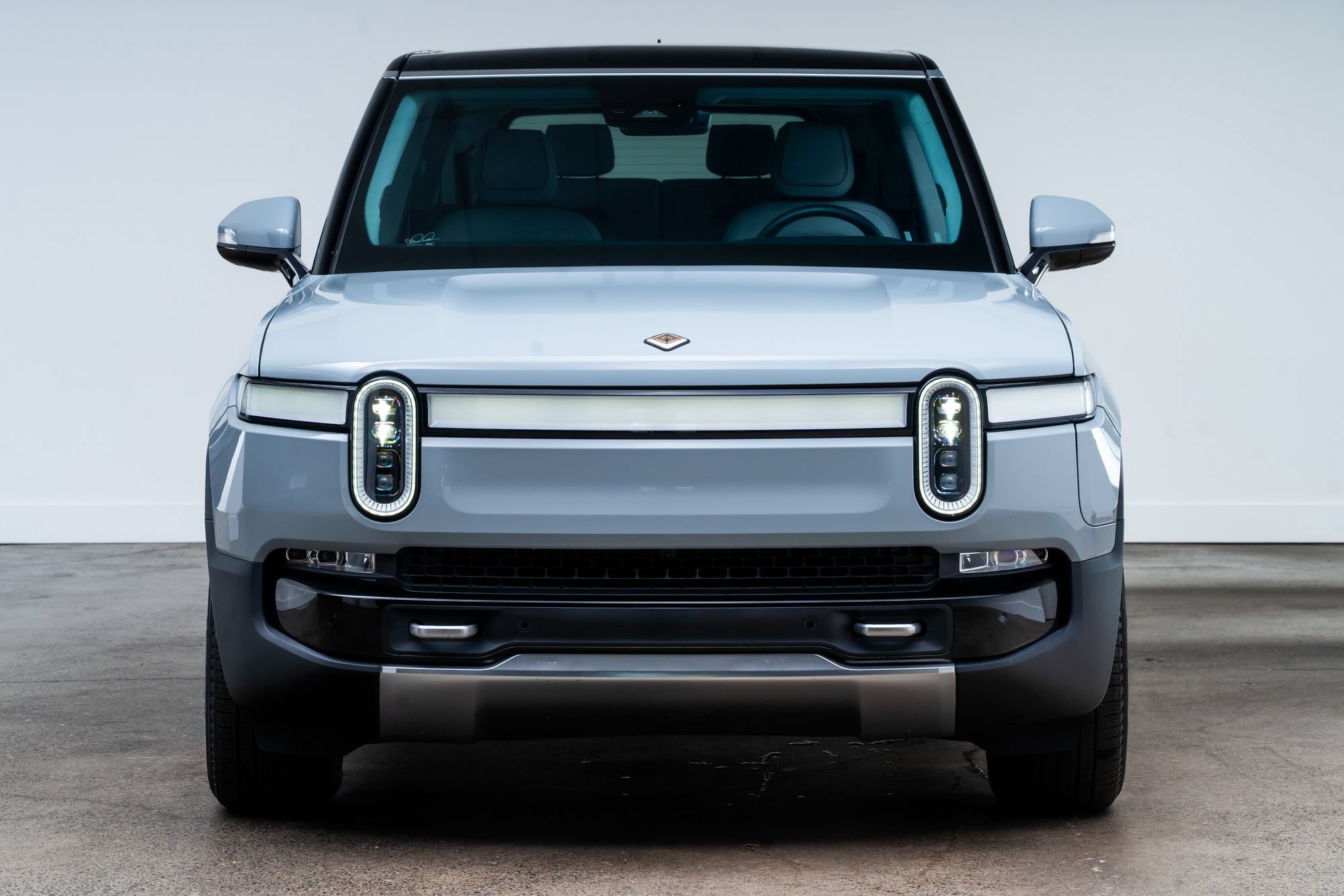 Used 2023 Rivian R1S Adventure Quad AWD/4WD image 2