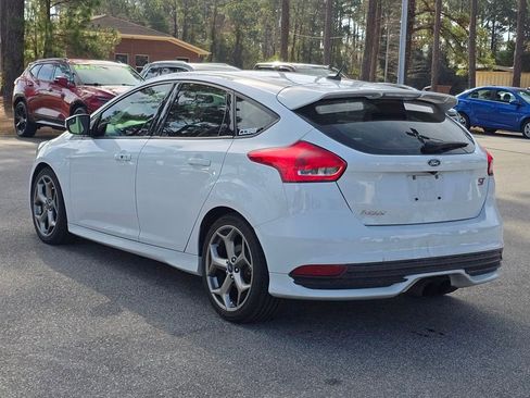 Used 2018 Ford Focus ST image 5