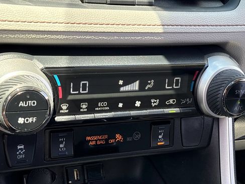 Used 2022 Toyota RAV4 XLE Premium AWD/4WD image 18