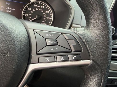Used 2023 Nissan Altima 2.5 SV FWD image 22