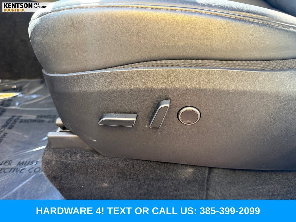 Used 2023 Tesla Model Y Long Range AWD/4WD image 29
