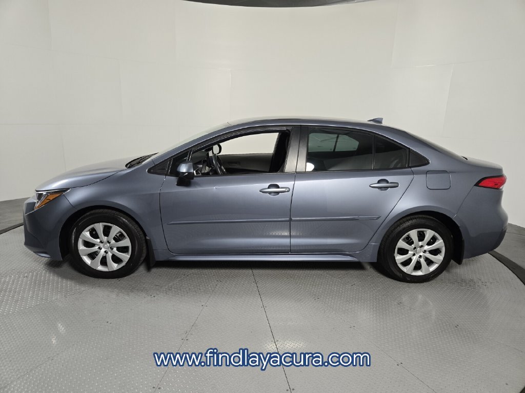 Used 2025 Toyota Corolla LE FWD image 3