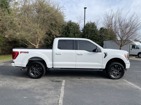 Used 2022 Ford F150 XLT w/ Equipment Group 302A High AWD/4WD image 10