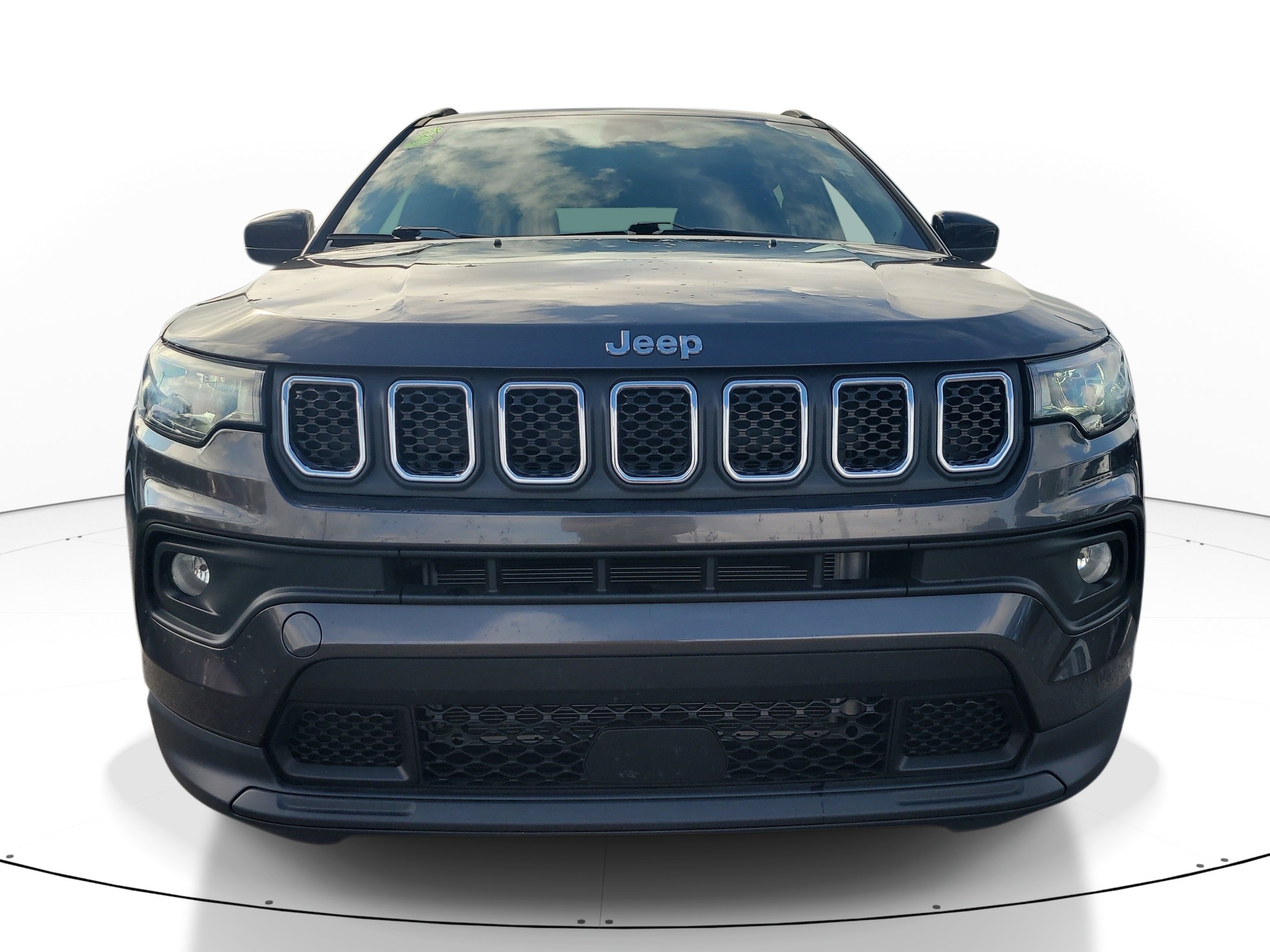Used 2023 Jeep Compass Latitude AWD/4WD image 2