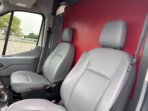 Used 2018 Ford Transit 250 148 Medium Roof RWD image 8