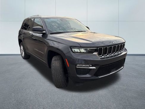 Used 2022 Jeep Grand Cherokee Limited AWD/4WD image 5