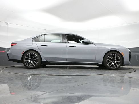 Used 2026 BMW 740i xDrive AWD/4WD image 40