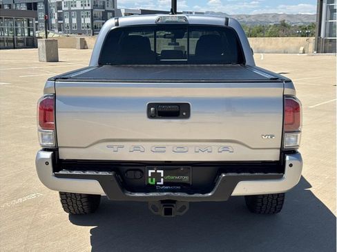 Used 2021 Toyota Tacoma TRD Off-Road w/ Technology Package AWD/4WD image 7