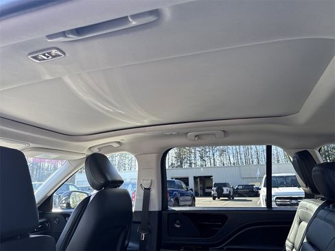 Used 2025 Lincoln Aviator Reserve w/ Illumination Package image 23