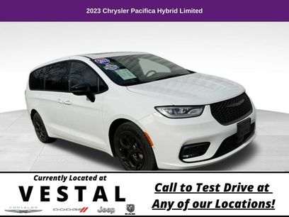 Used 2023 Chrysler Pacifica Limited w/ S Appearance Package