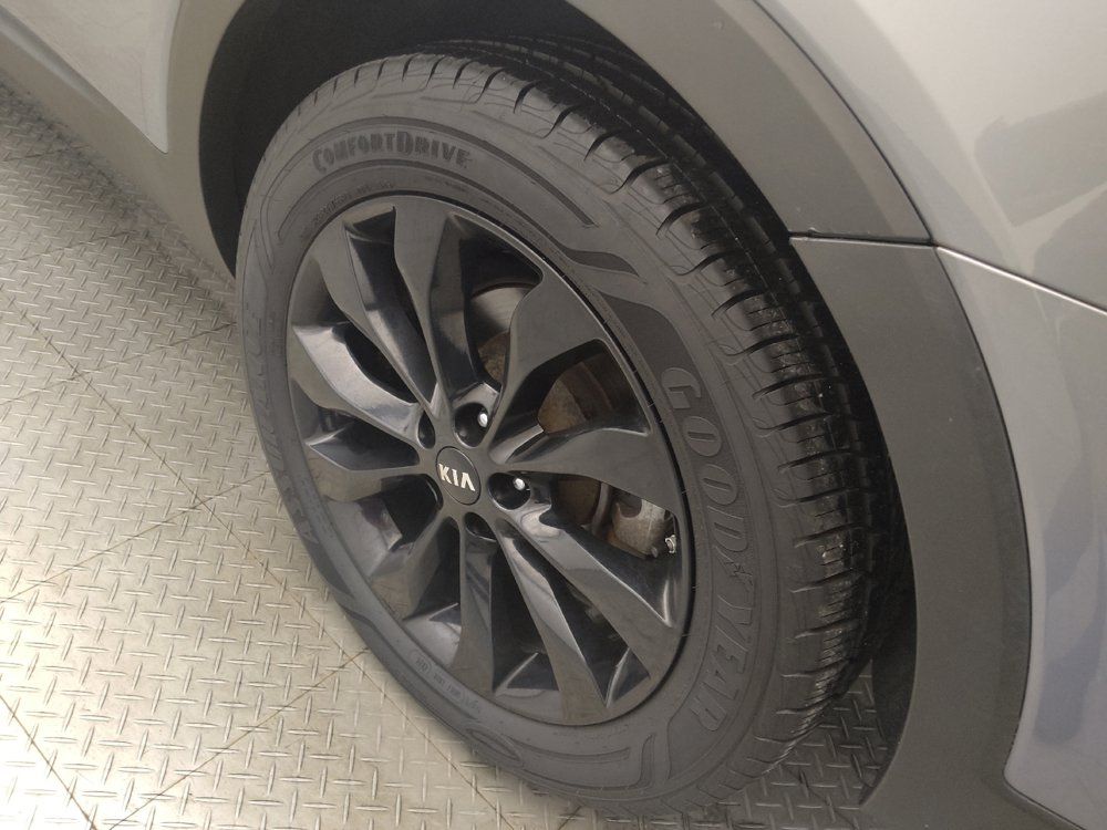 Used 2020 Kia Sorento EX FWD image 31