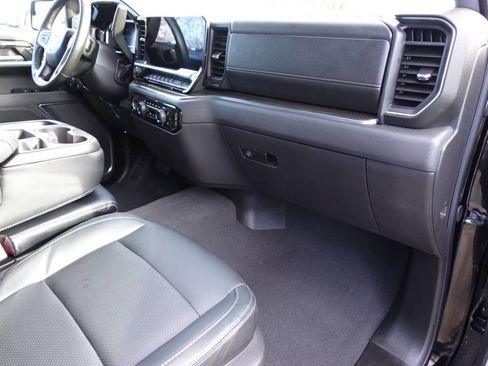 Used 2024 Chevrolet Silverado 1500 LT AWD/4WD image 34