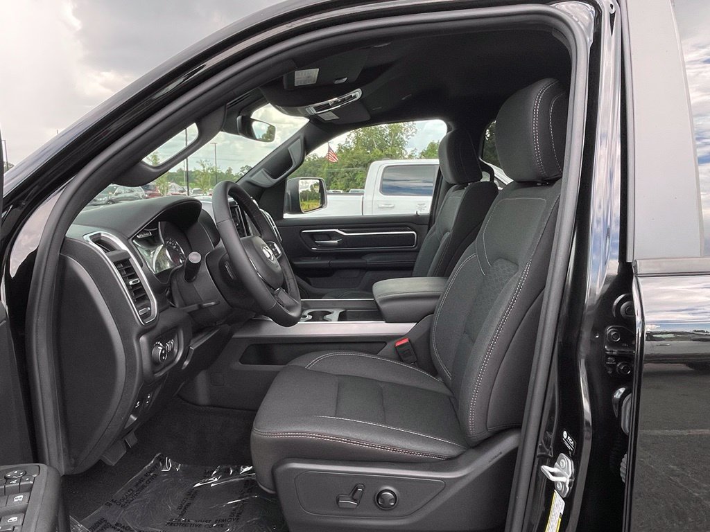 Used 2025 RAM 1500 Big Horn AWD/4WD image 38