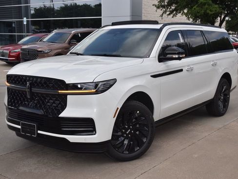 New 2026 Lincoln Navigator L Reserve w/ Jet Appearance Package AWD/4WD image 12