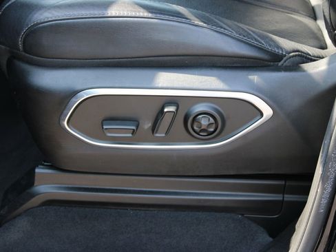 Used 2024 Jeep Wagoneer L Series II w/ Flexible Seating Group AWD/4WD image 21