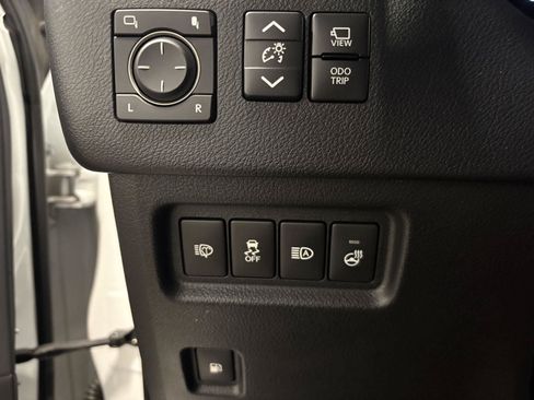Used 2023 Lexus GX 460 w/ Black Line Special Edition AWD/4WD image 17