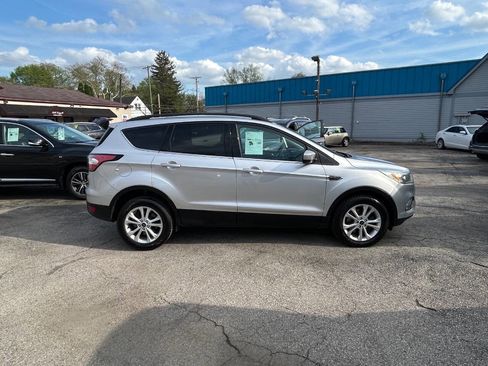 Used 2017 Ford Escape SE w/ Equipment Group 201A image 12