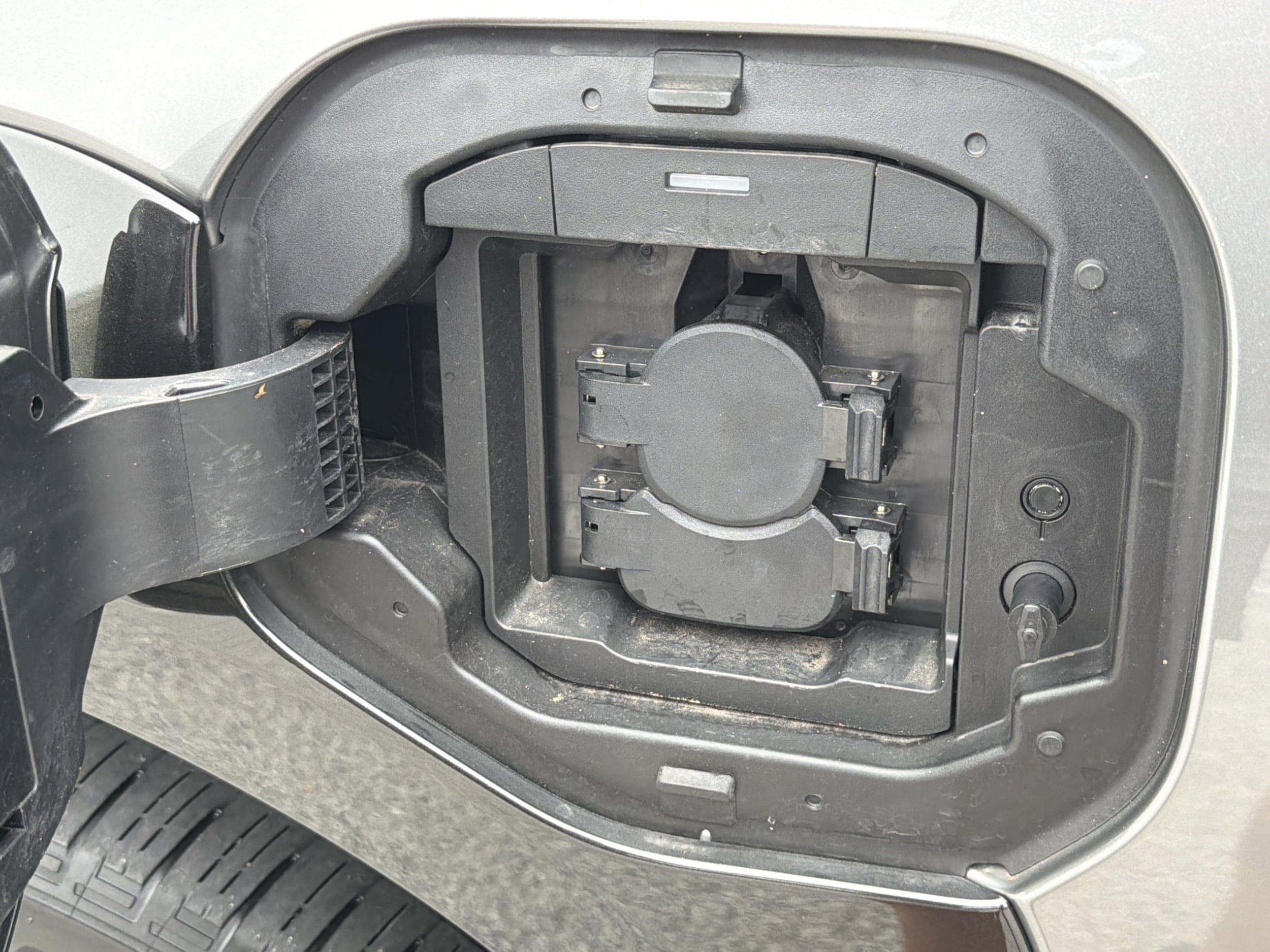 Certified 2025 Toyota bZ4X FWD image 36