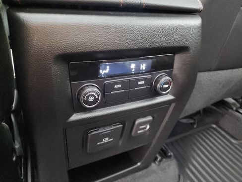 Used 2024 Chevrolet Traverse RS image 19