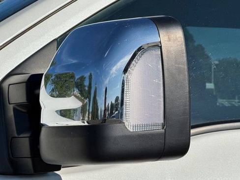 Used 2018 Nissan Titan SL w/ Chrome Package image 54