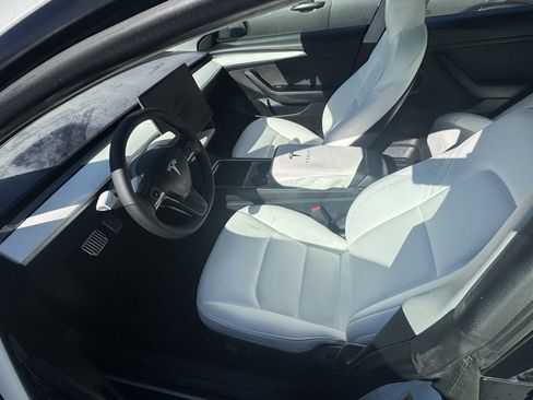 Used 2023 Tesla Model 3 Standard Range image 6