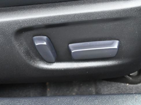 Used 2016 Toyota Camry XLE image 33