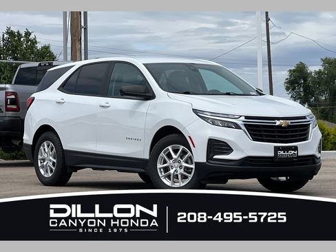 Used 2022 Chevrolet Equinox LS w/ LS Convenience Package AWD/4WD image 1