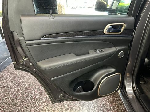 Used 2015 Jeep Grand Cherokee Summit w/ Platinum Series Group image 19