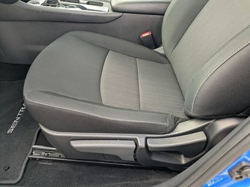 Used 2025 Nissan Sentra SV FWD image 15