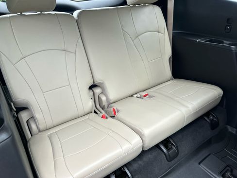 Used 2020 Buick Enclave Premium w/ Sun and Sites Package AWD/4WD image 33