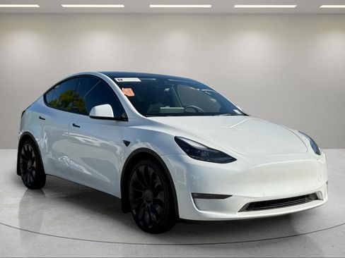 Used 2022 Tesla Model Y Performance AWD/4WD image 3