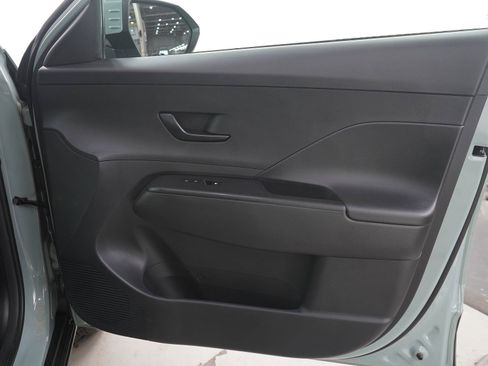 Used 2025 Hyundai Kona SE AWD/4WD image 9