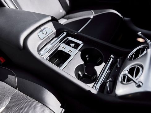 Used 2018 Rolls-Royce Dawn RWD image 41