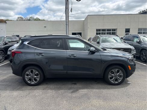 Used 2024 Kia Seltos S image 3