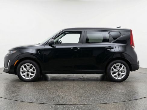 Used 2025 Kia Soul LX w/ LX Technology Package FWD image 5