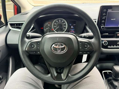 Used 2021 Toyota Corolla LE image 17