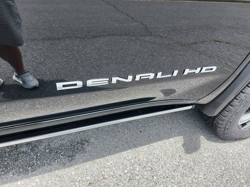 New 2026 GMC Sierra 3500 Denali w/ Denali Reserve Package AWD/4WD image 5