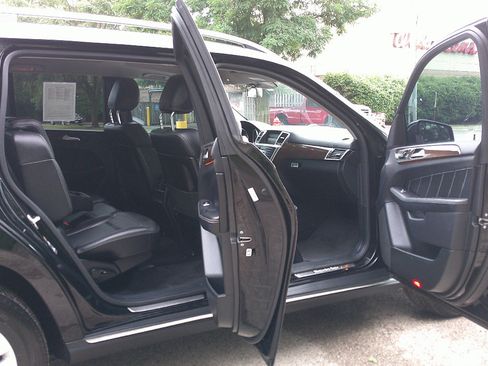 Used 2015 Mercedes-Benz GL 450 4MATIC image 9