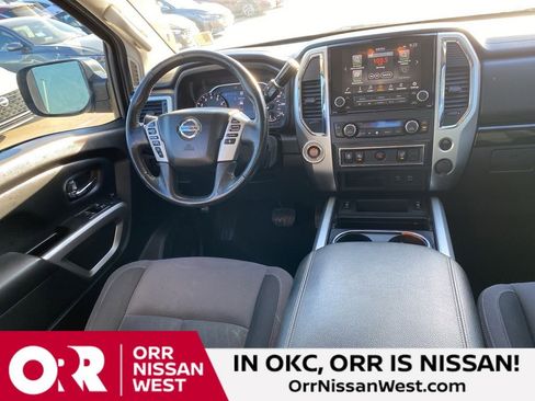 Used 2021 Nissan Titan SV w/ SV Convenience Package RWD image 21