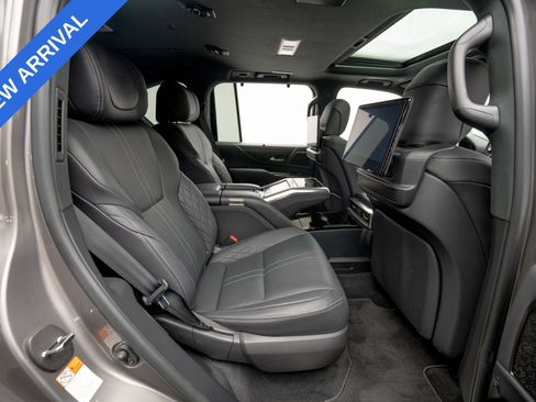 Used 2022 Lexus LX 600 4WD w/ Accessory Package (Z1) image 18