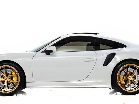 Used 2017 Porsche 911 Turbo S image 8