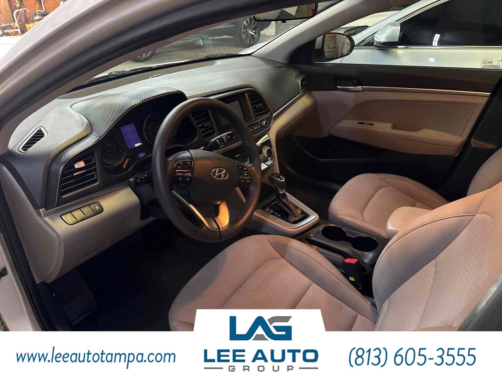 Used 2019 Hyundai Elantra SE w/ Cargo Package FWD image 5
