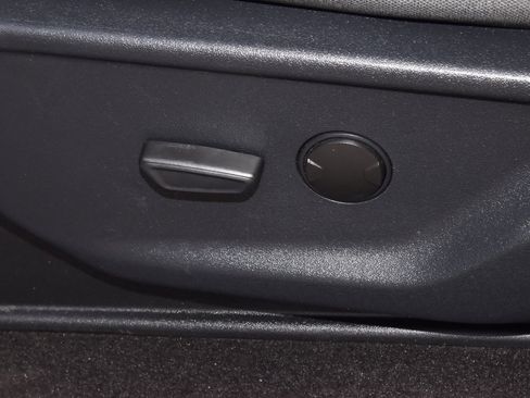 Used 2023 Ford F150 XLT image 33